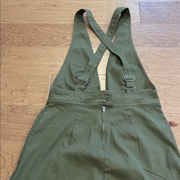 Sincerely Jules Olive Cross Back Wide Leg Jumpsuit Medium - Picture 7 of 9